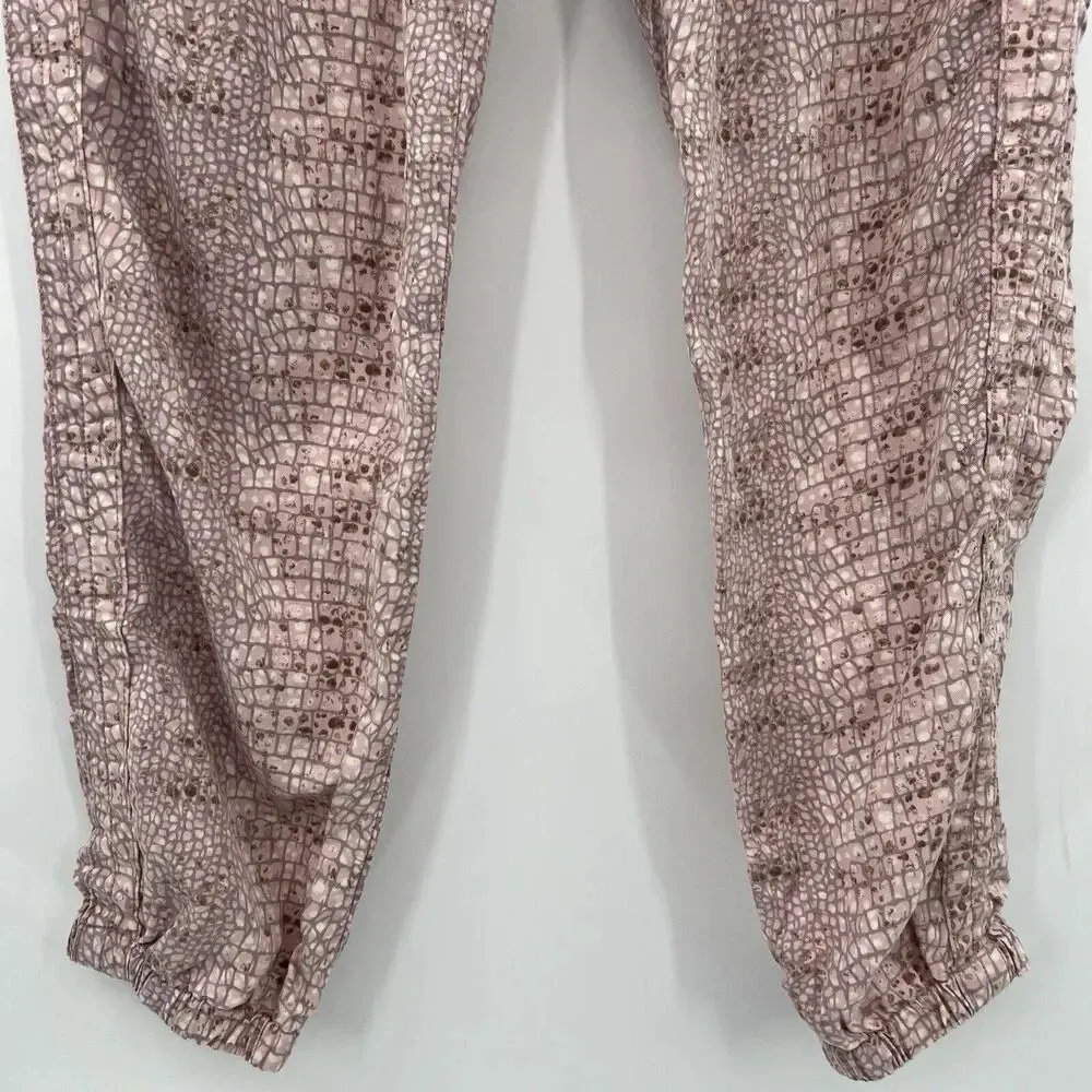 Anthropologie Orana‎ Printed Joggers Pink Snakeskin Print Pants Women’s Size XS - Image 4
