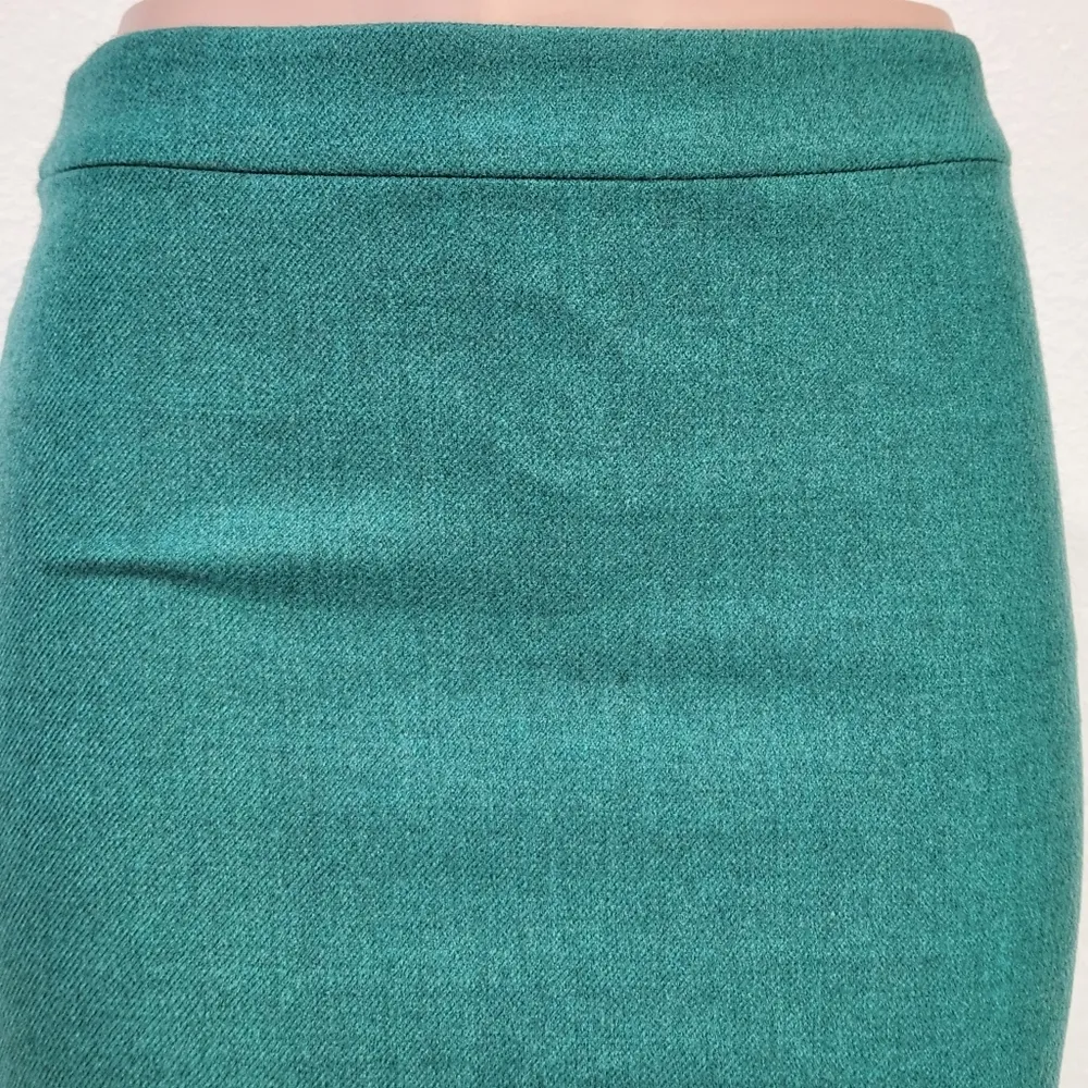 J. Crew 100% Wool No. 2 Pencil Skirt Business Casual Green Size 2 - Image 2
