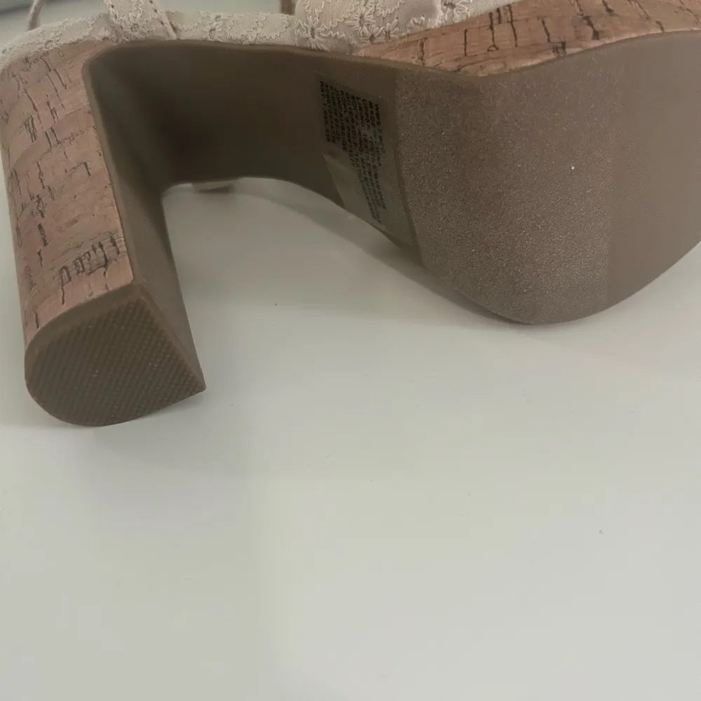 Lauren Conrad Platform Heels Size 7 - Image 6