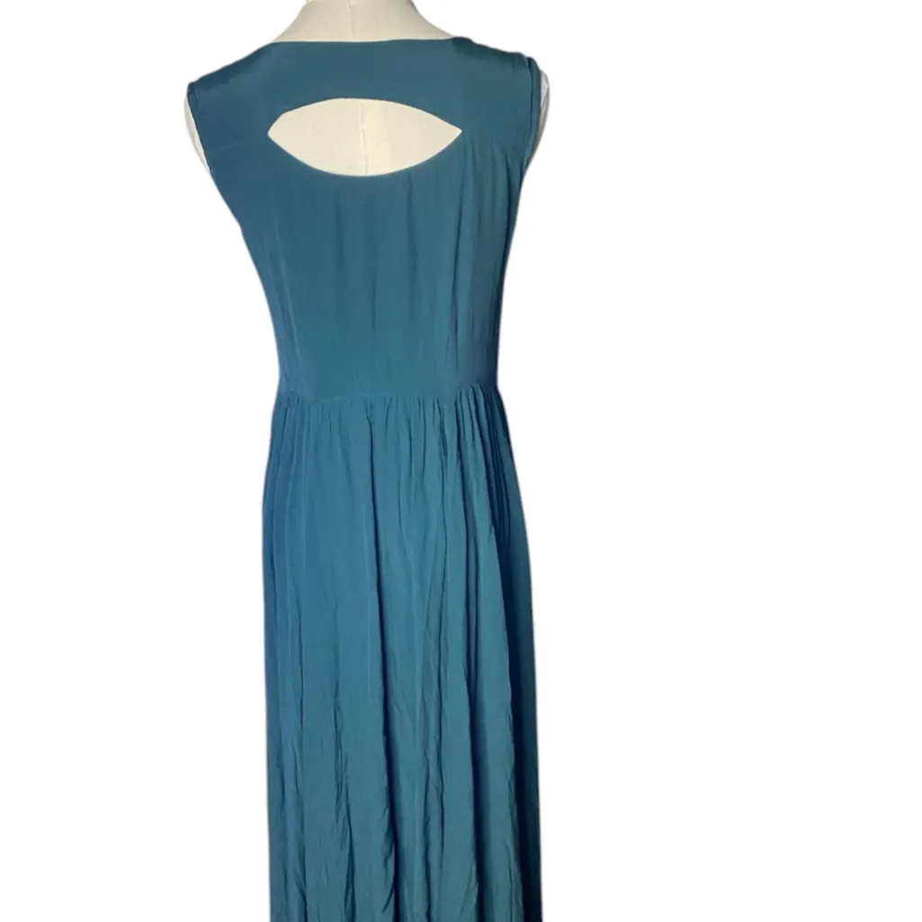 • Label Ritu Kumar Green Blue 3D
Floral Embroidered Viscose Maxi
Dress
S - Image 7