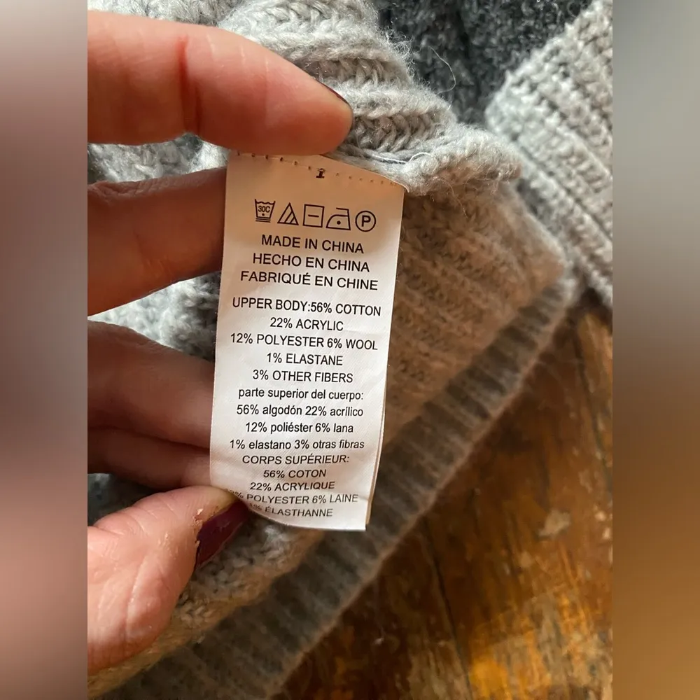 Michael Kors Gray Colorblock Mock Neck Sweater Size MD - Image 5