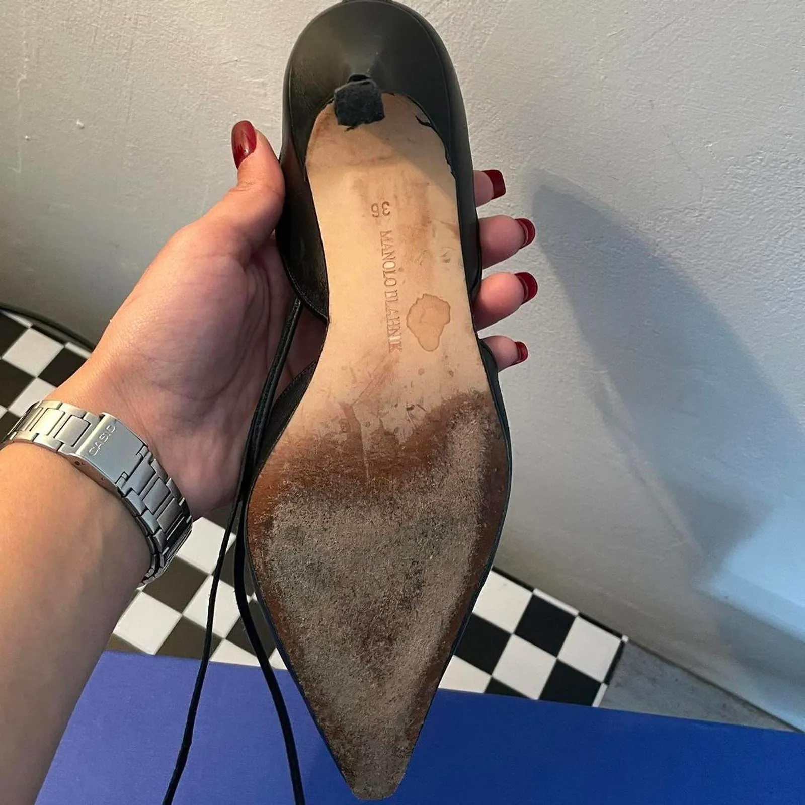 Manolo Blahnik Women's Black Court - Image 7