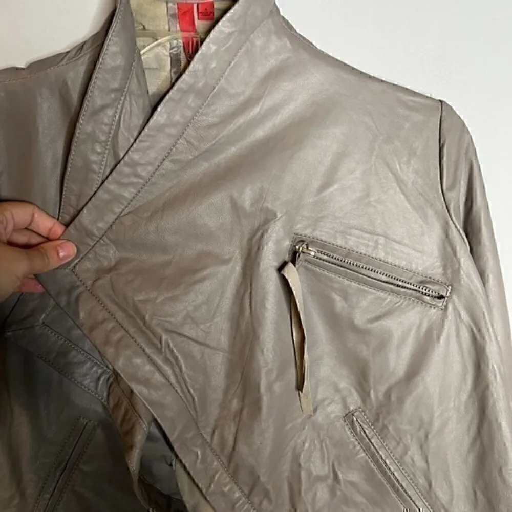 5/48 Saks 5th Ave grey open leather jacket - Image 3