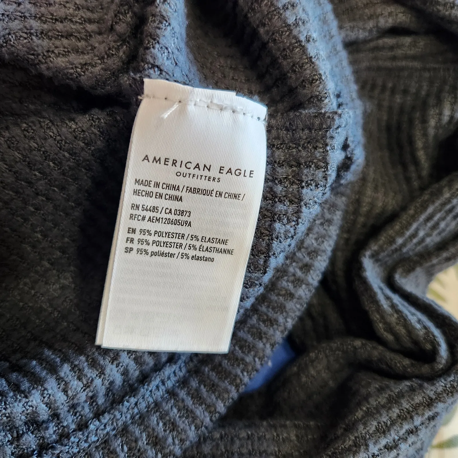 American Eagle Long Sleeve V - Image 7