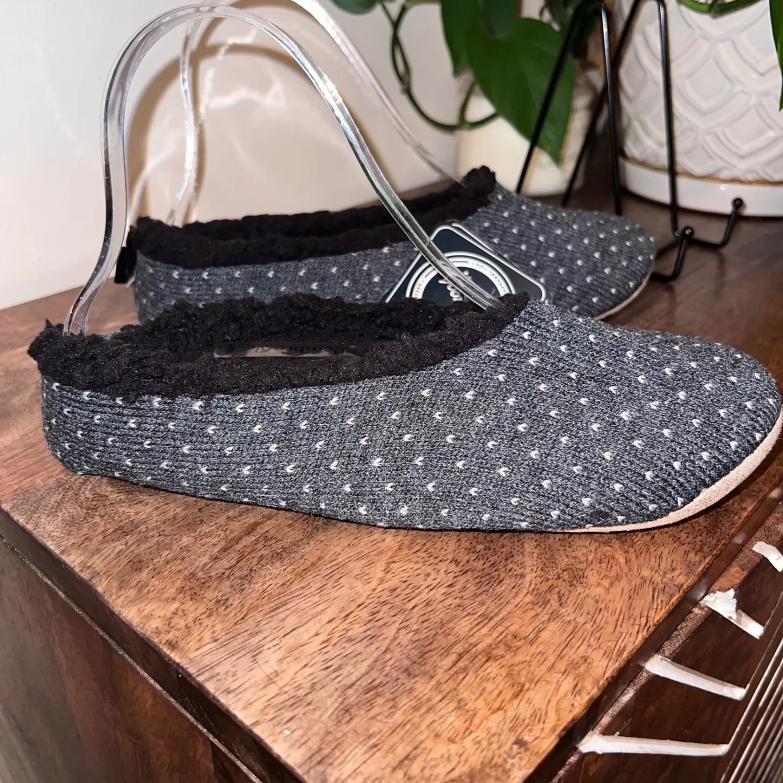 Pembrook Slippers‎ Moccasin Style Fuzzy Cozy Comfy Medium Gray Size 8 - Image 3