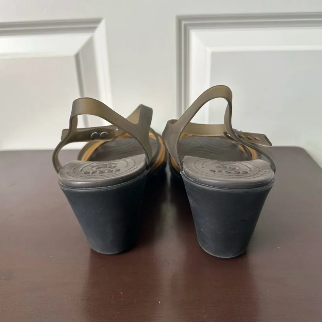 Crocs Huarache Brown Gold Strappy Wedge Sandal Shoes Womens Size 10 - Image 4