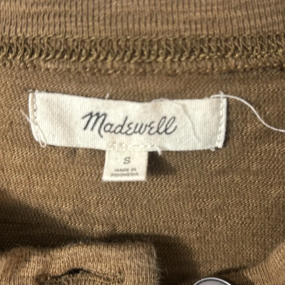 Madewell three-button henley tee in substantial cotton jersey raw -edged hem Sm - Image 3