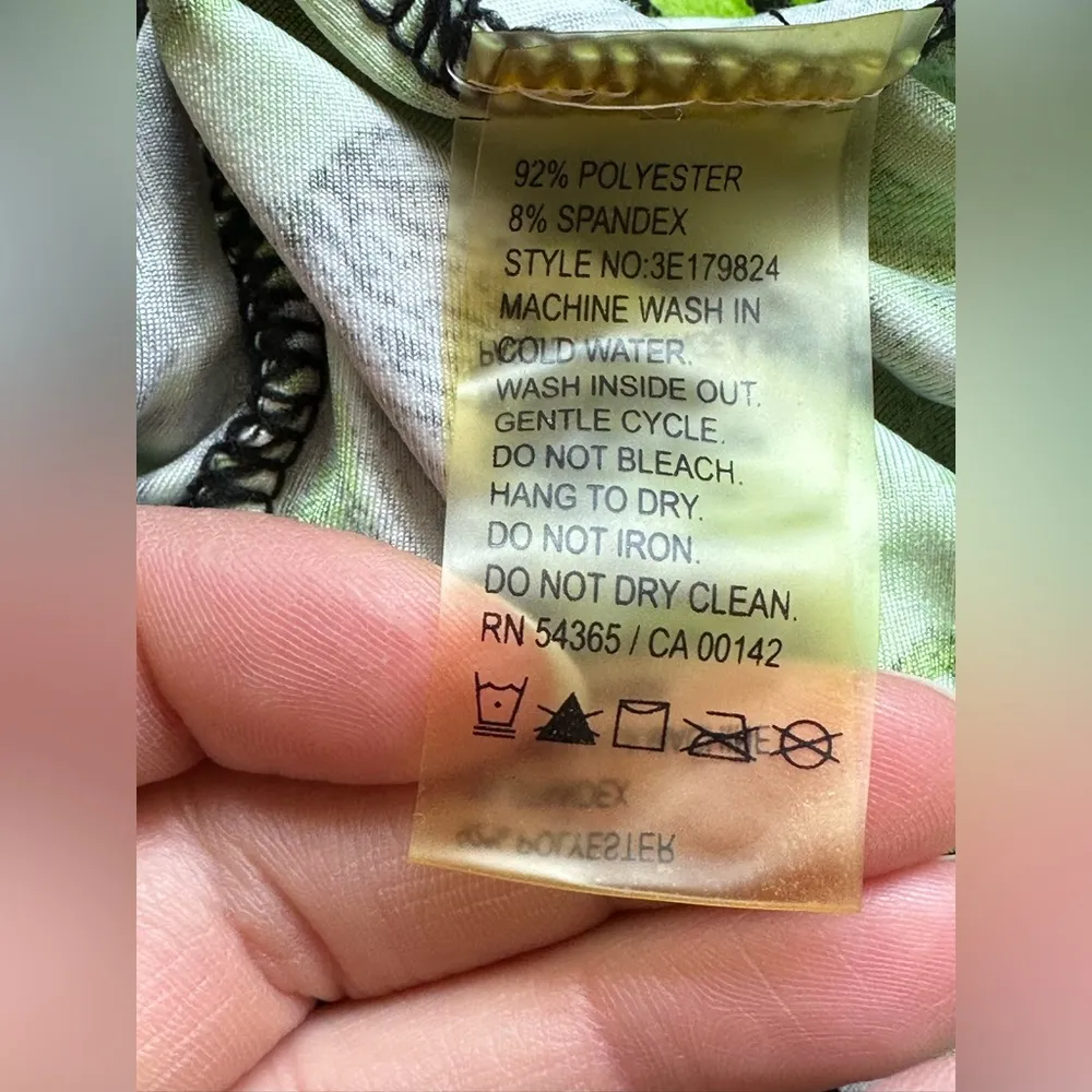 Peter Nygard Green Blue Black White Short Sleeve Paisley/Animal Print Top SZ M - Image 7