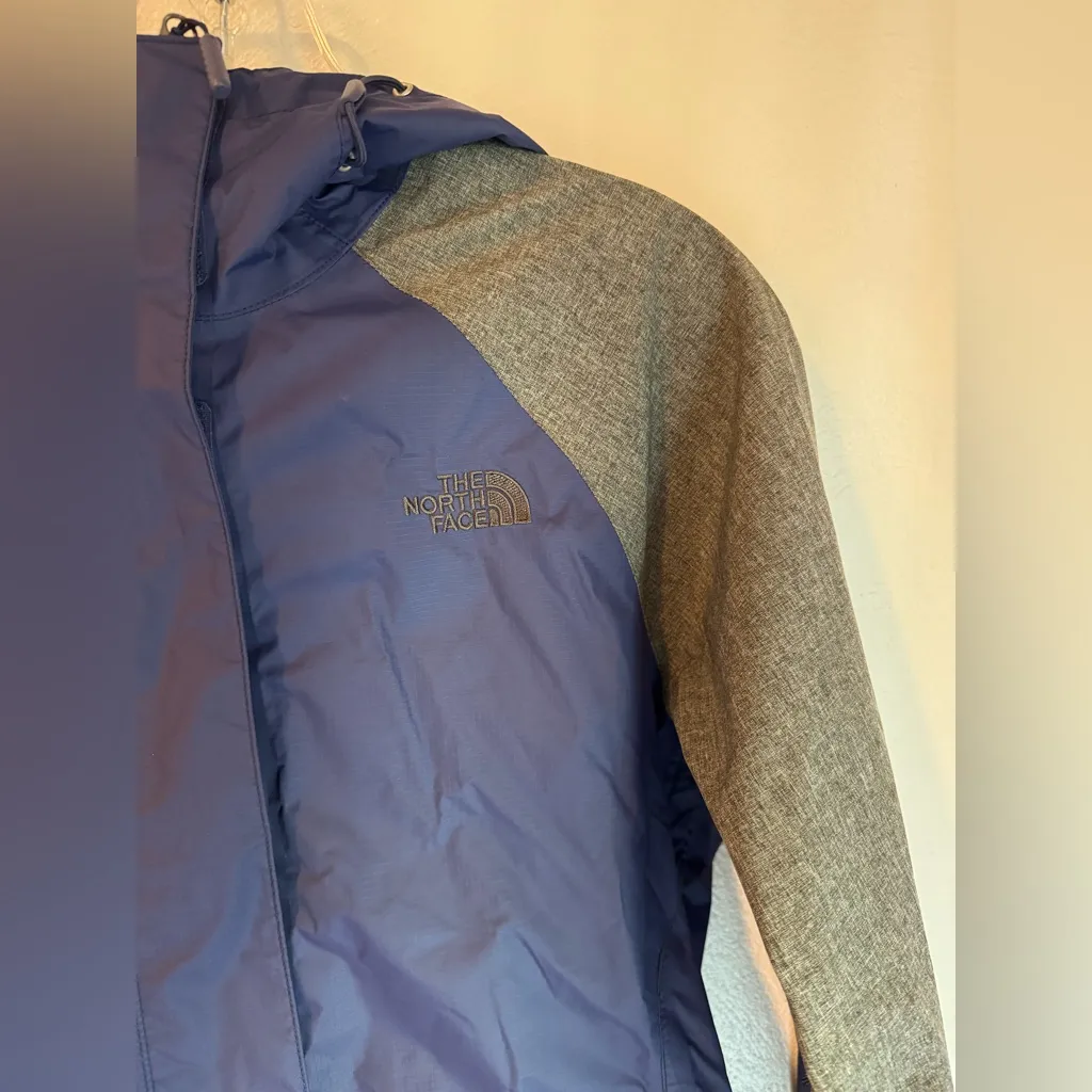 The North Face Two Tone Blue and Grey Hooded Rain Jacket - Image 5