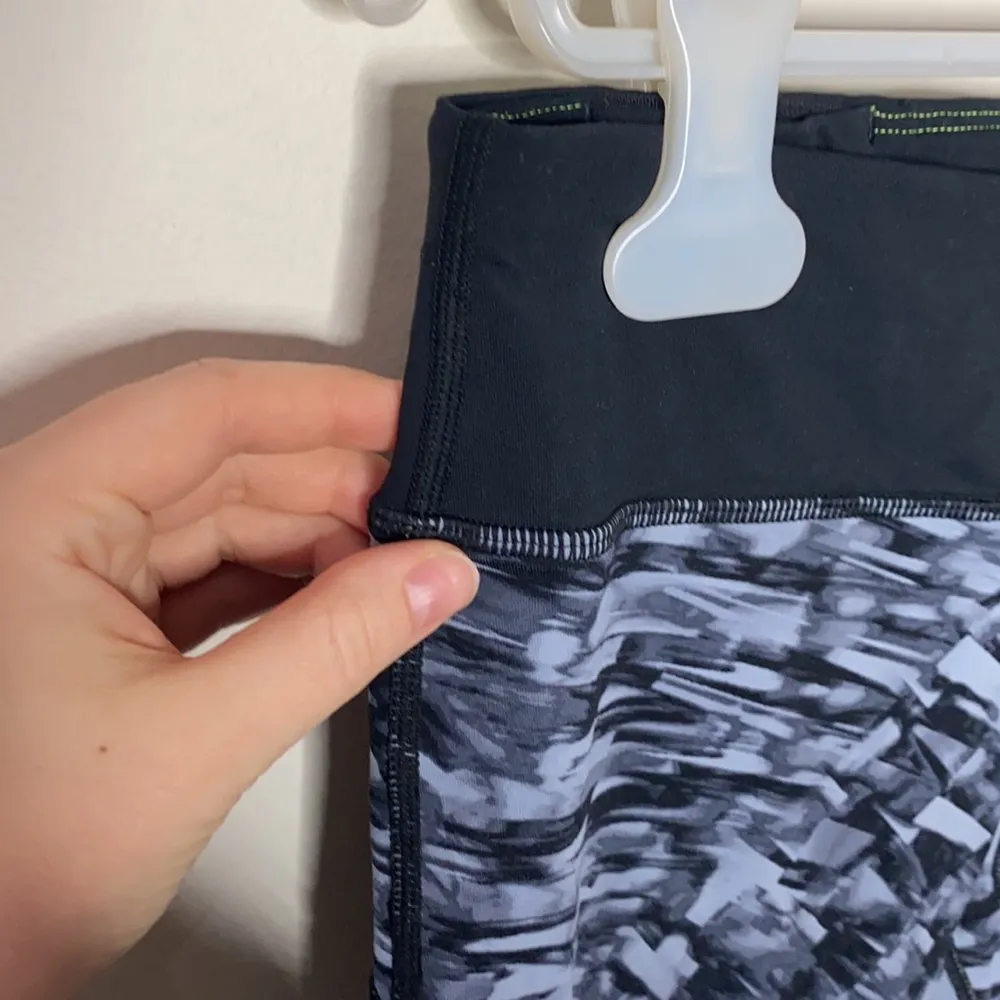 Nike running Dri-fit cropped leggings with abstract print  size M - Image 70