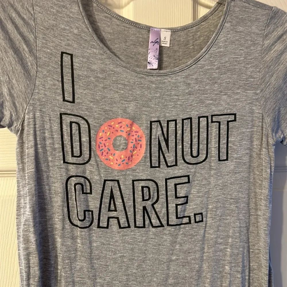 Francesca’s Gray Graphic Tee with Donut Print Small - Image 2
