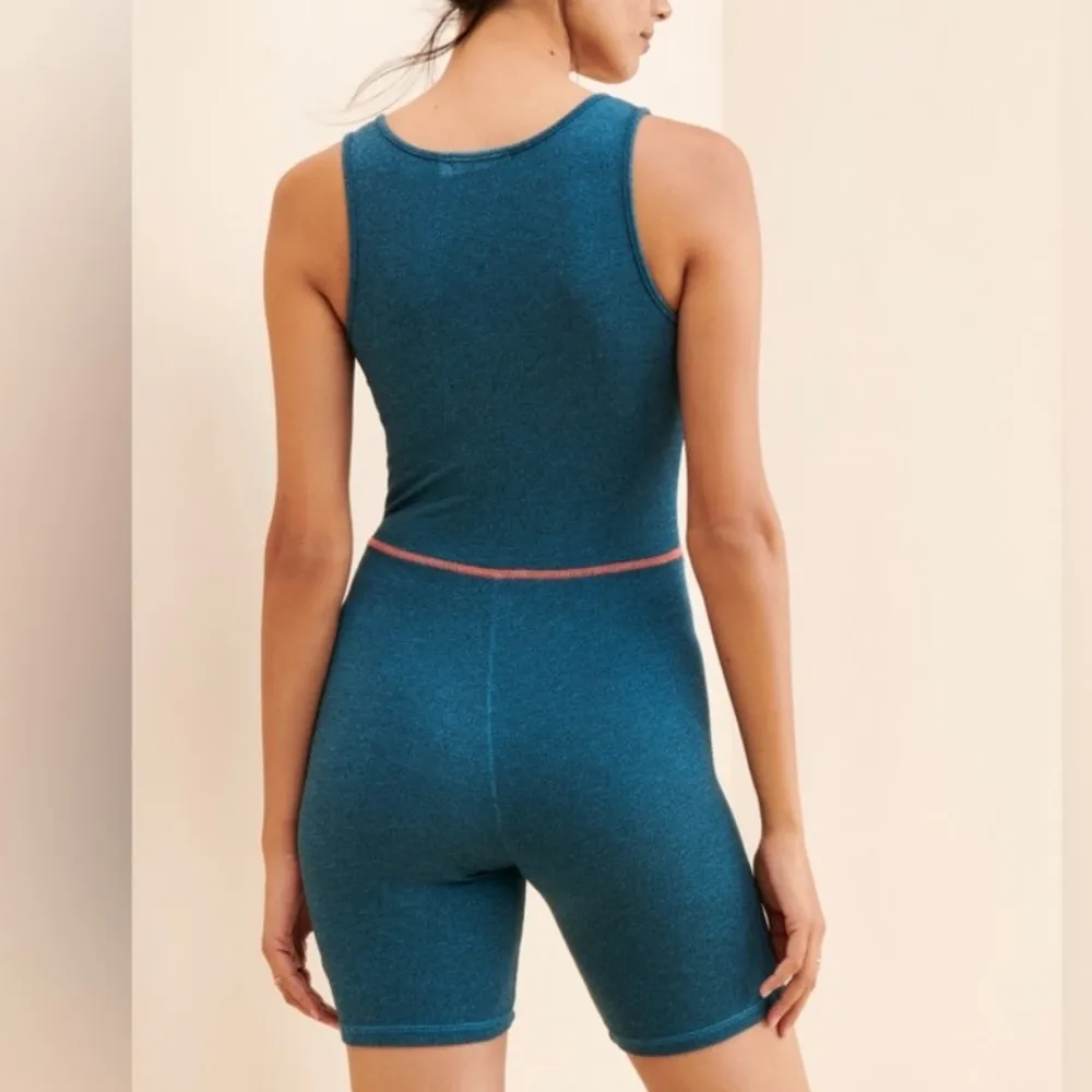 V Neck Athletic Romper Bright Slate Size 3 (Large) New with Tags - Image 2