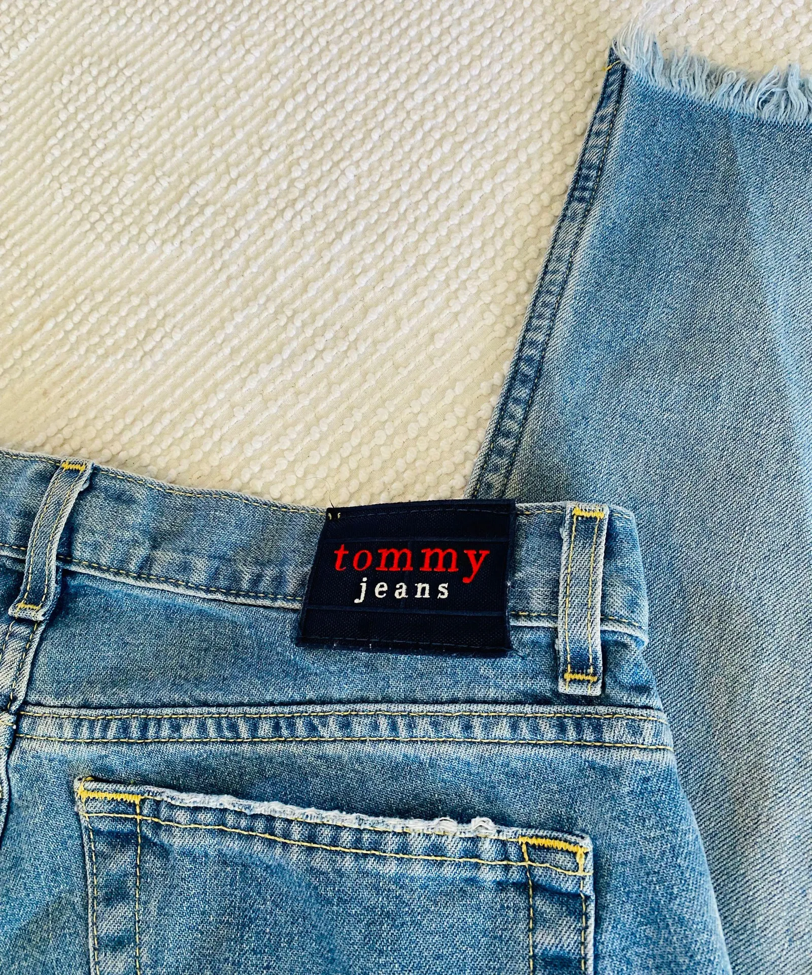 Tommy Hilfiger Y2K Vintage  Light Wash Denim Jeans - Image 6