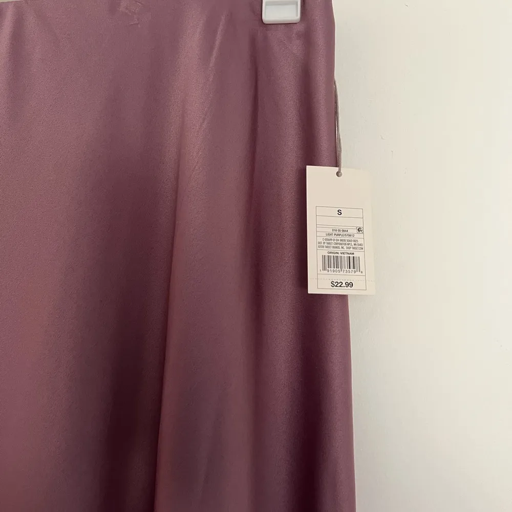 Purple satin midi skirt - Image 2