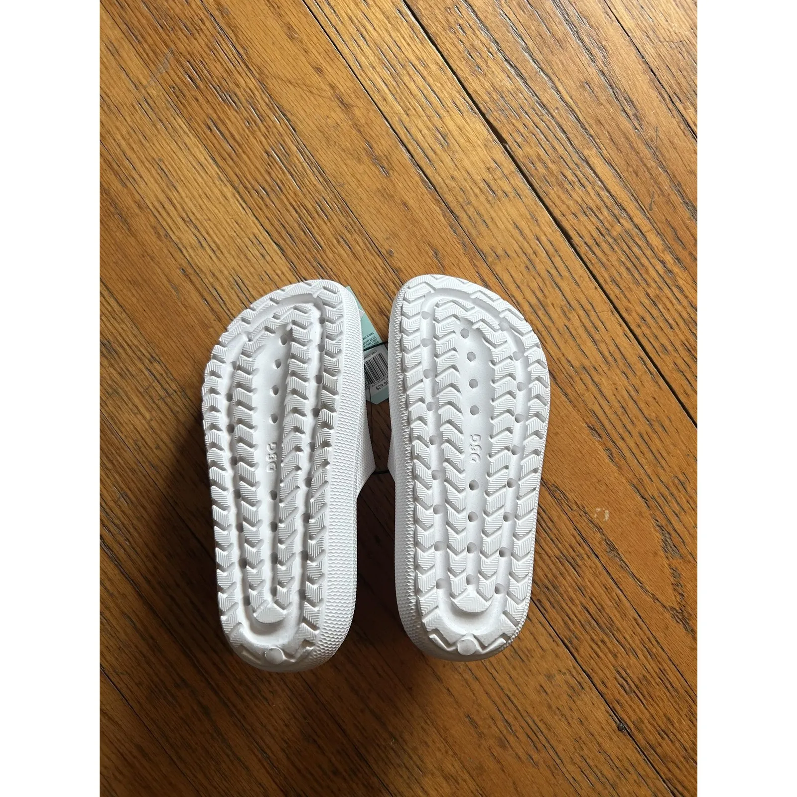 DSG Shoes Sandals Slides Womens Size 6 White Foam Pool Shower Slip On Comfort - Image 4