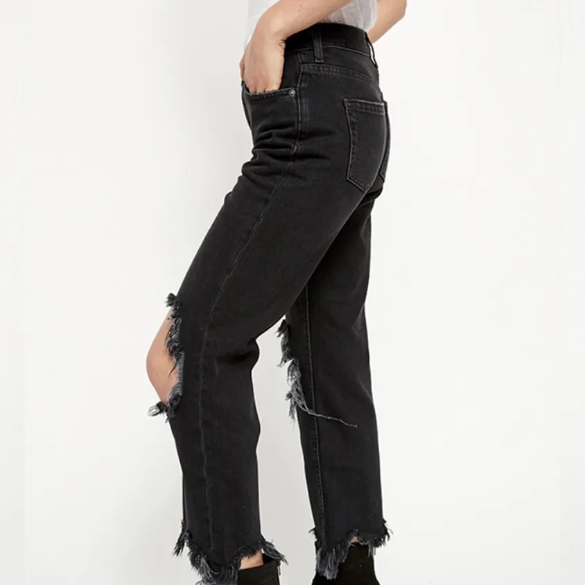 Free People Distressed Maggie Straight Cropped Jeans Women's size 28 mid rise - Image 3