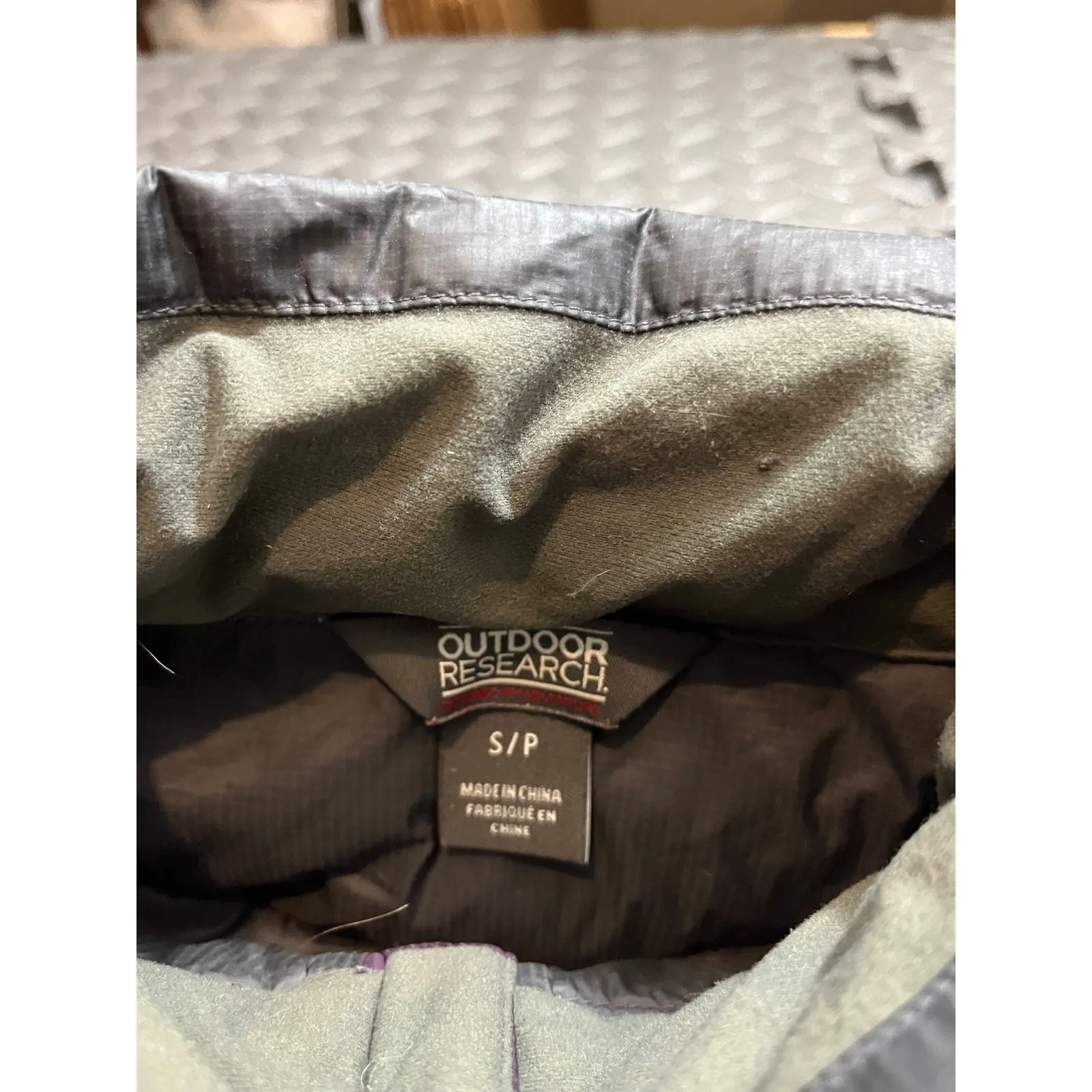 OUTDOOR RESEARCH DOWN PUFFY VEST Women's S Transcendent Down 2 Tone Purple Gray - Image 3