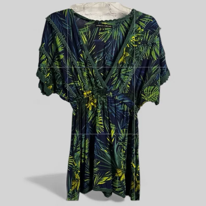 America & Beyond dark romantic tropical print mini dress viscose size Medium Green - Image 2
