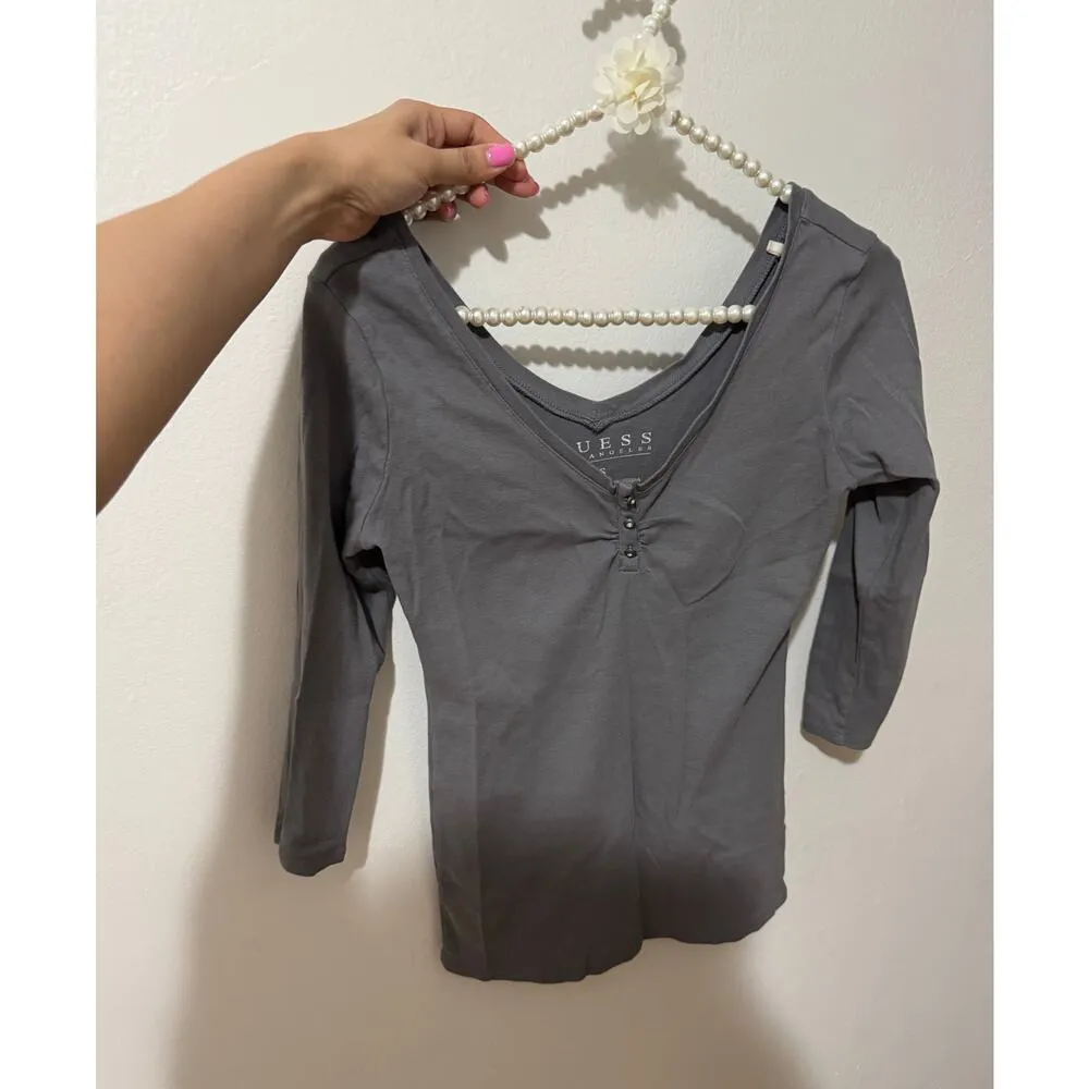 Guess size small grey long sleeve shirt v neck 3/4 sleeve 3 diamond rhinestones - Image 5