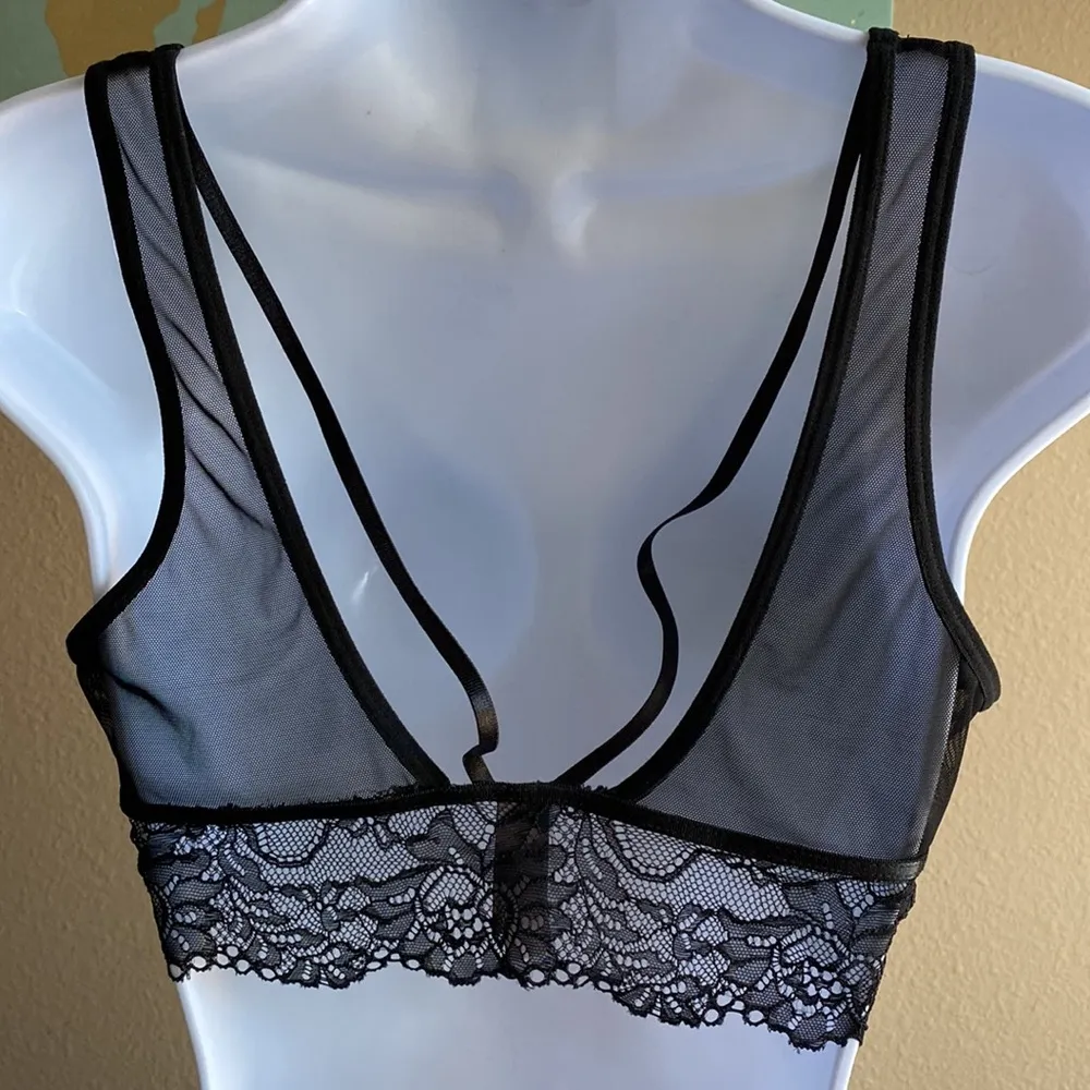 Large black lace sexy bralette - Image 4