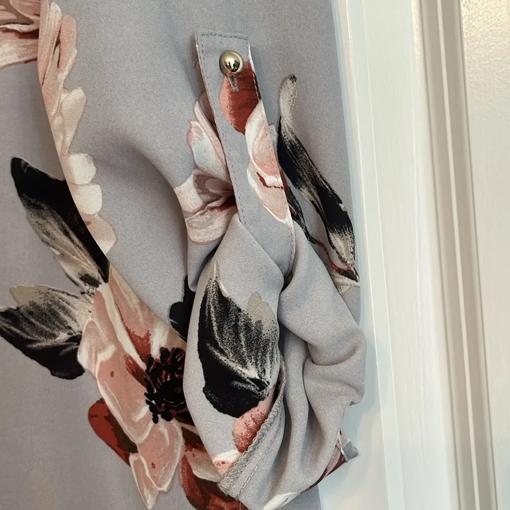 Super Cute Floral Flowy Top - Image 2