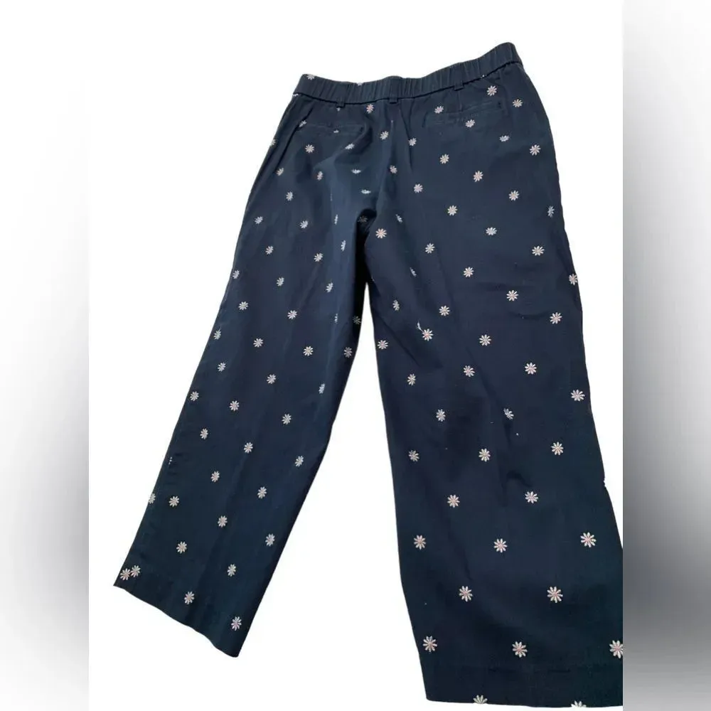 BRIGGS New York Women's Cropped Navy Blue Pants Size 10 - Image 5