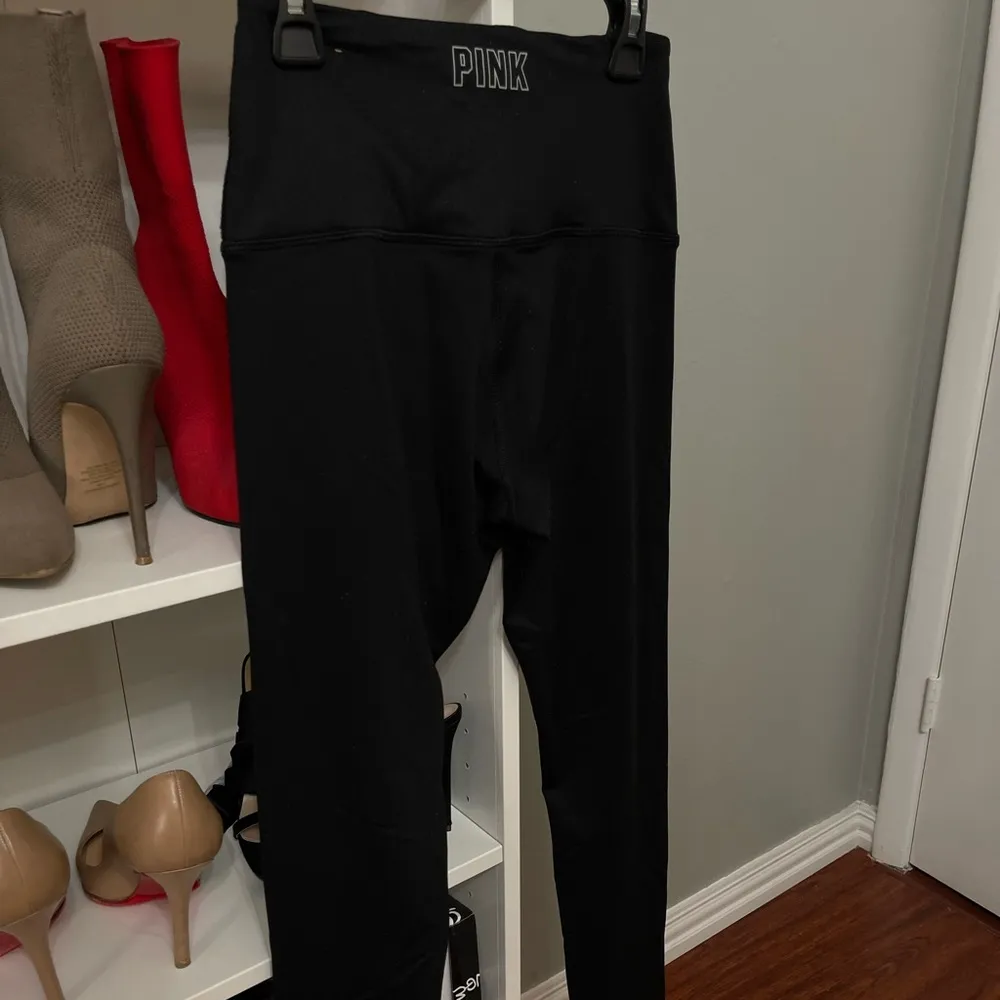 Victoria’s Secret pink lace up front legging - Image 4