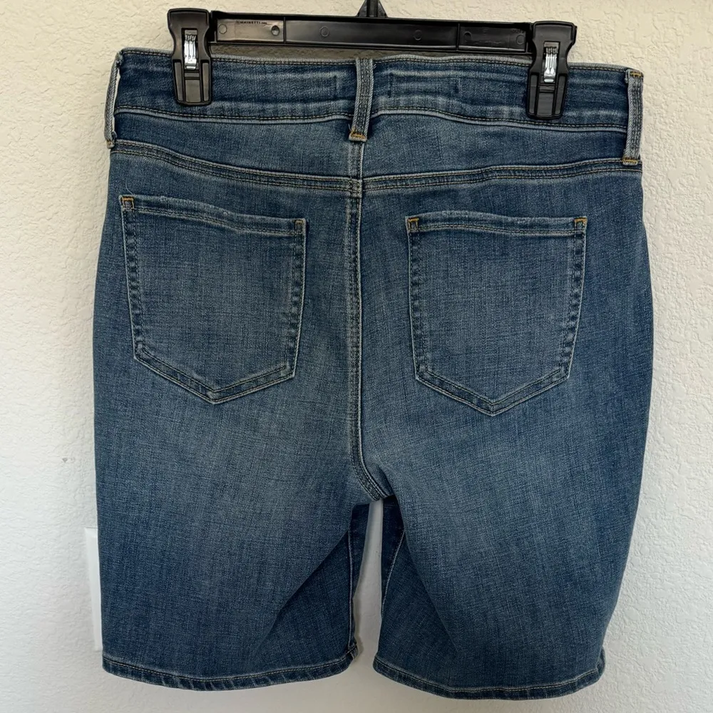 NYDJ Ella Denim Bermuda Shorts Size 8 High Rise Medium Wash Slit Hem Stretch - Image 5