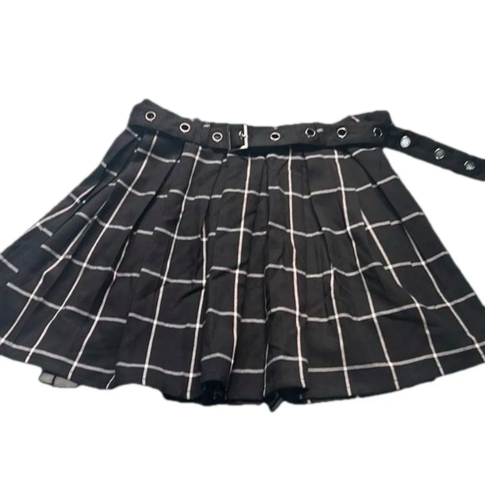 HOT TOPIC Plaid SKIRT - Image 2