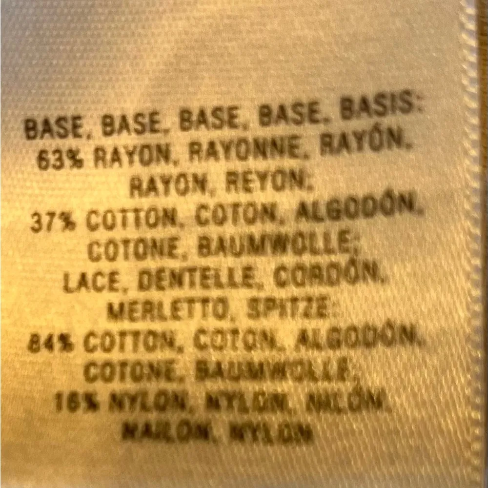 lace top, size 4. There are no holes or rips in this blouse. - Image 5