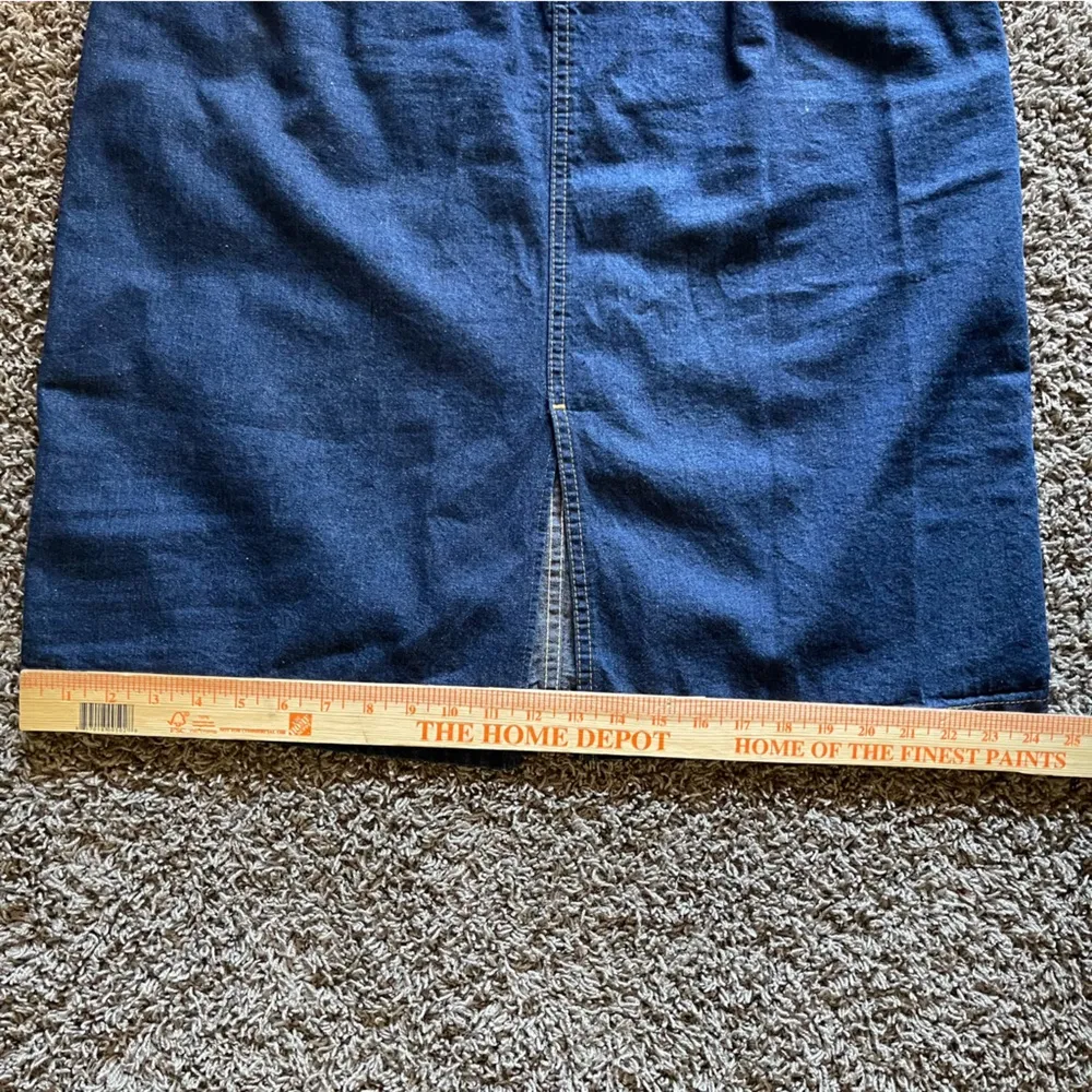 VTG 80s Lee Denim Midi Skirt Dark Wash
Indigo A-Line Size 13 Retro High Waisted - Image 10