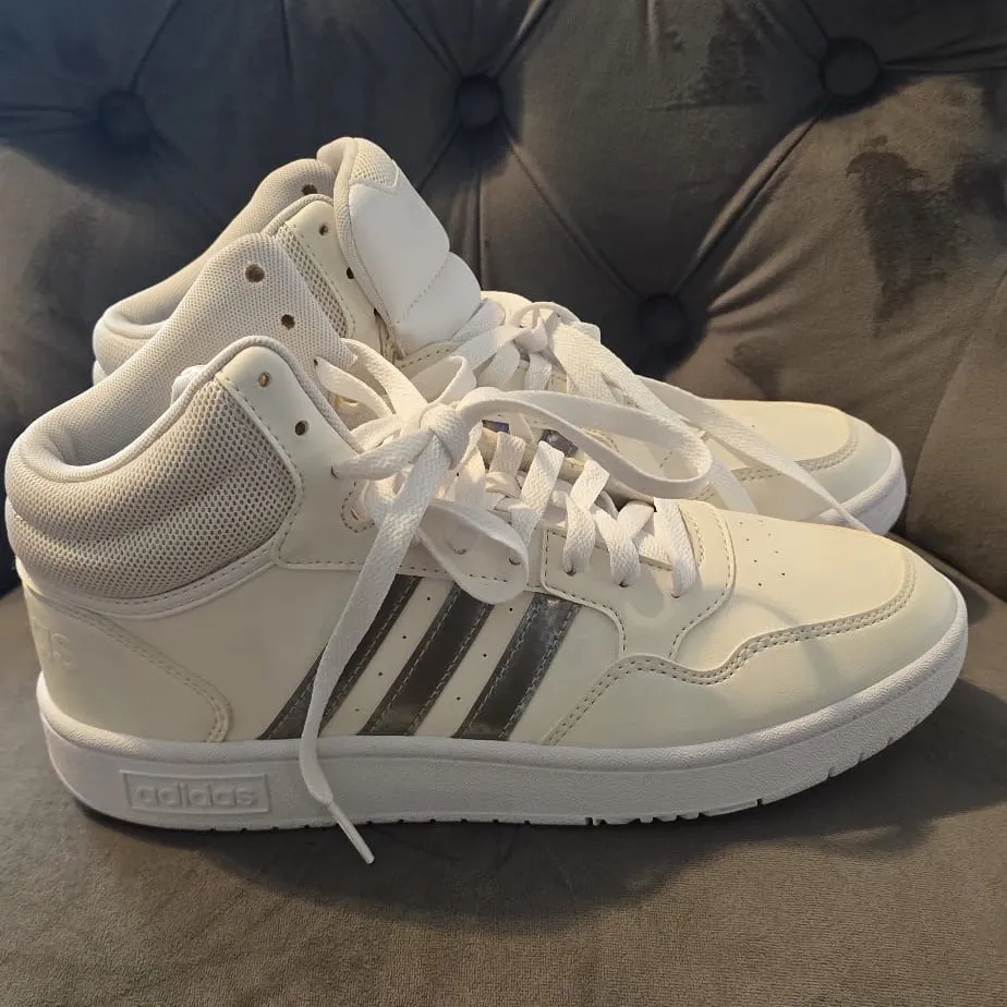 Adidas Hoops Mid 3.0 K White and Silver Sneakers - Image 3