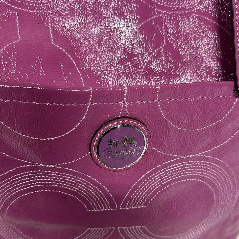 Coach Pink Tote Bag with Signature Design - Image 2