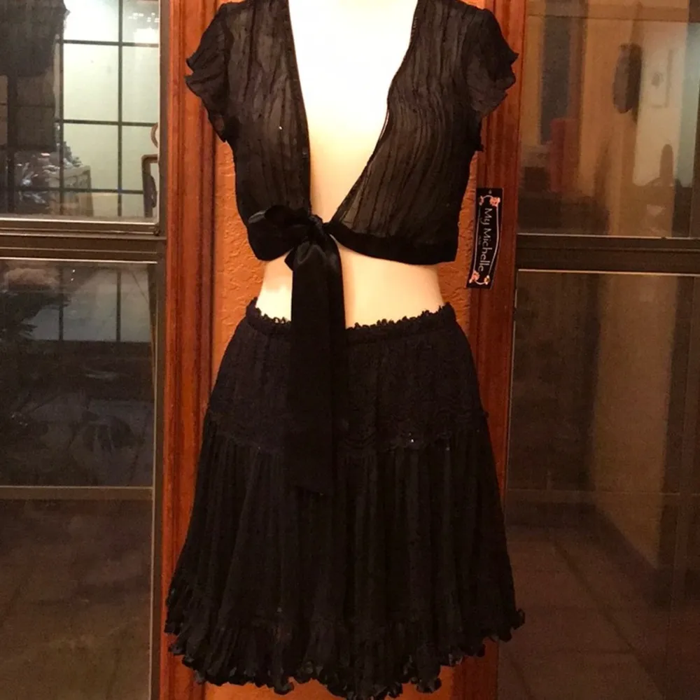 NWT Top cropped with bling - Image 3