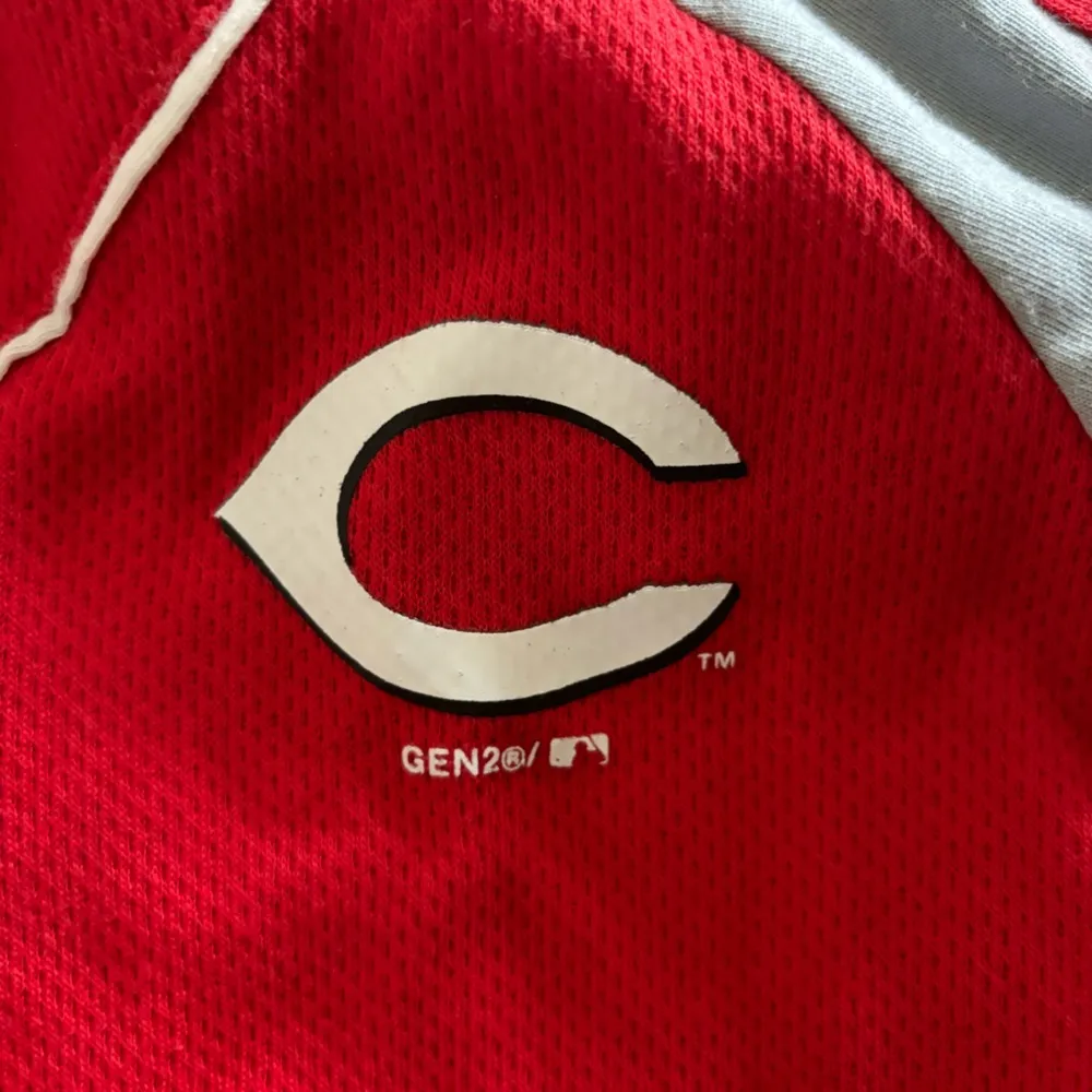 Reds genuine merchandise button up size XL NEW WITH TAGS - Image 3