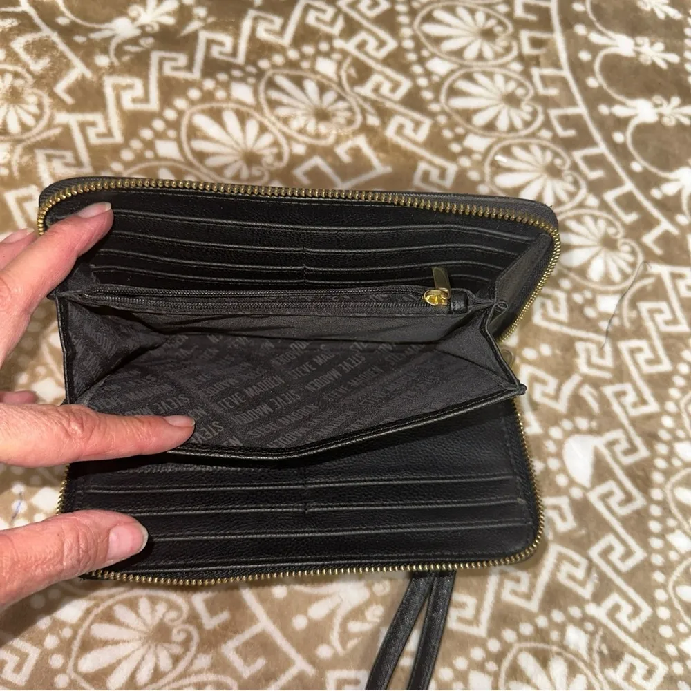 Steve Madden Zippy Black Zip Around Organizer Wallet - Image 6
