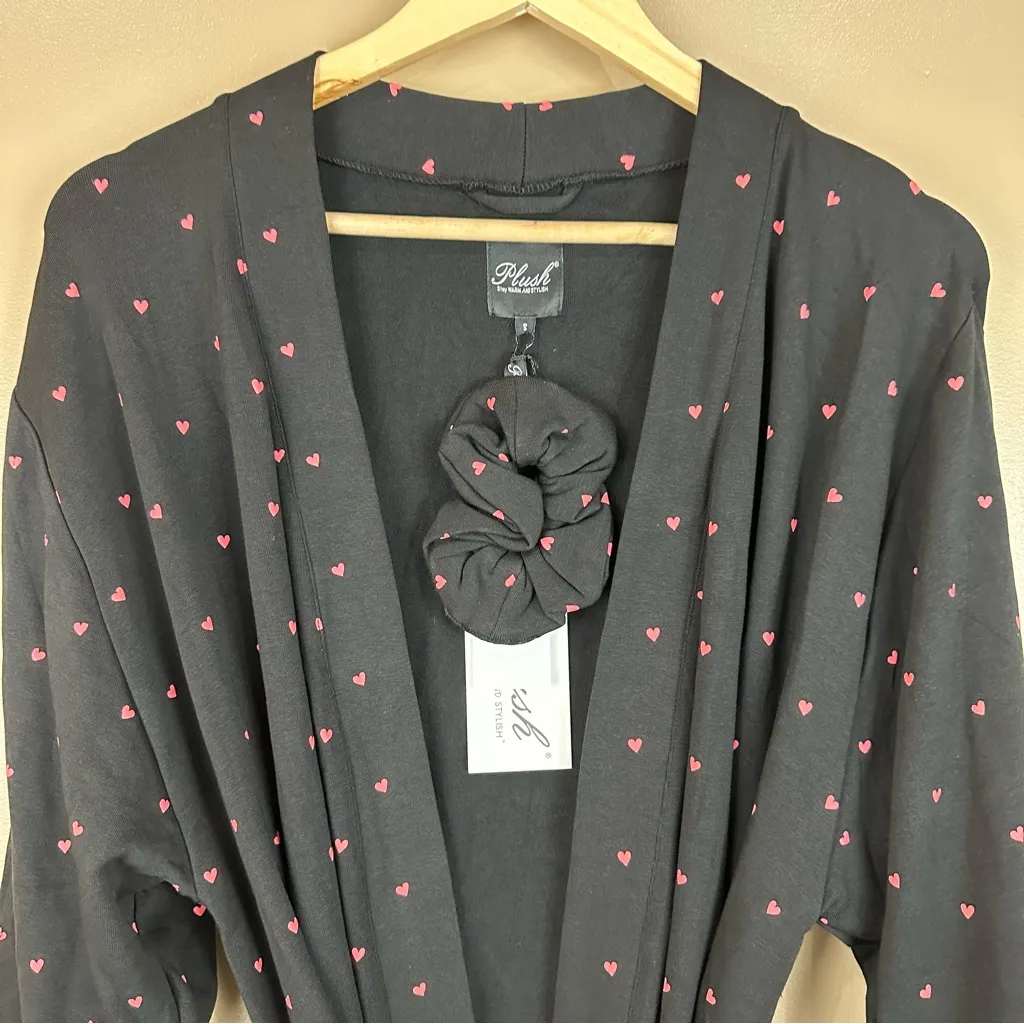 Plush Women’s Black Pink Hearts Tie Front Short Robe Hair Scrunchie Set Small - Image 2