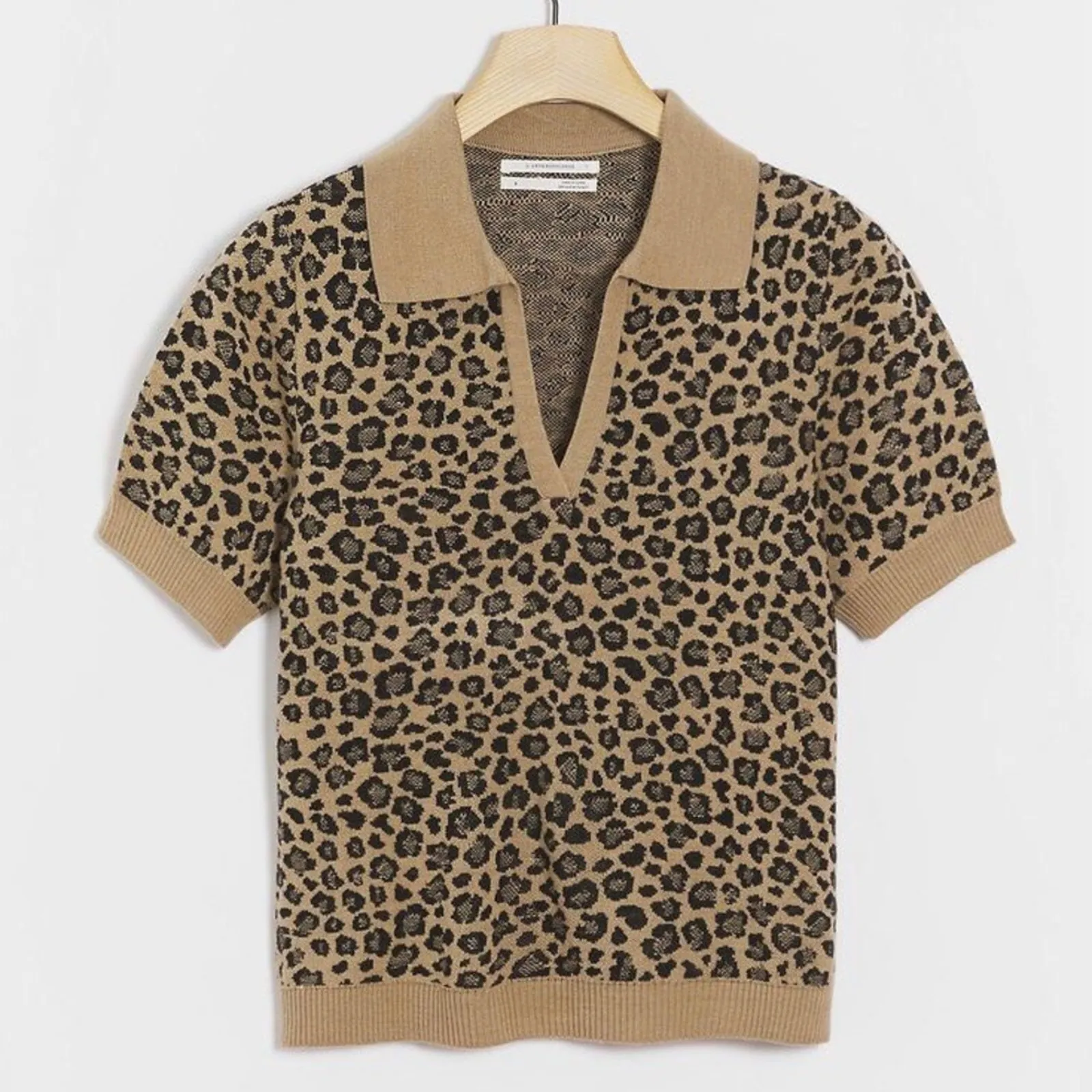 ANTHROPOLOGIE Liv Leopard Print Short Sleeve V-Neck Knit Top Women’s Size Small - Image 2