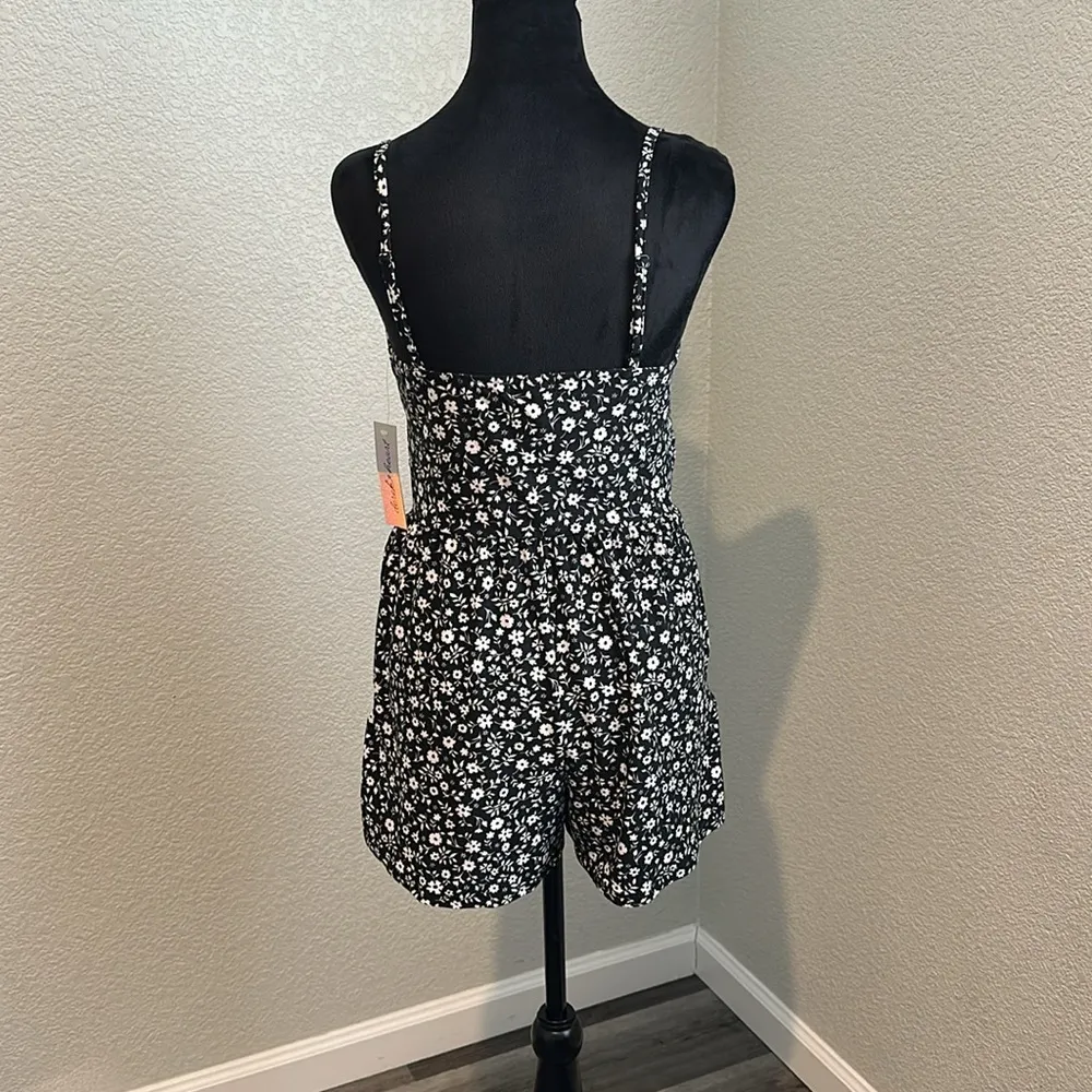 NWT Floral Black & White Romper - Image 6