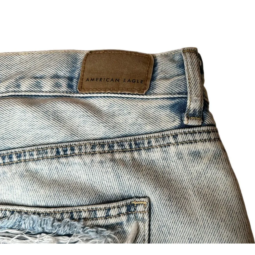 NEW American Eagle Womens Mom Jean Shorts Light Wash Distressed High Waist 16 - Image 11