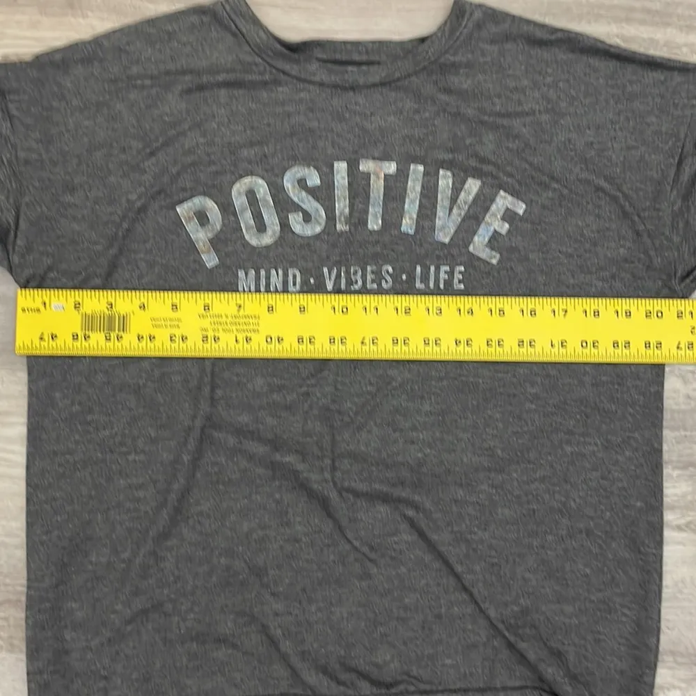 Gray Graphic Sweatshirt Positive Mind Vibes Life in Iridescent - Image 10