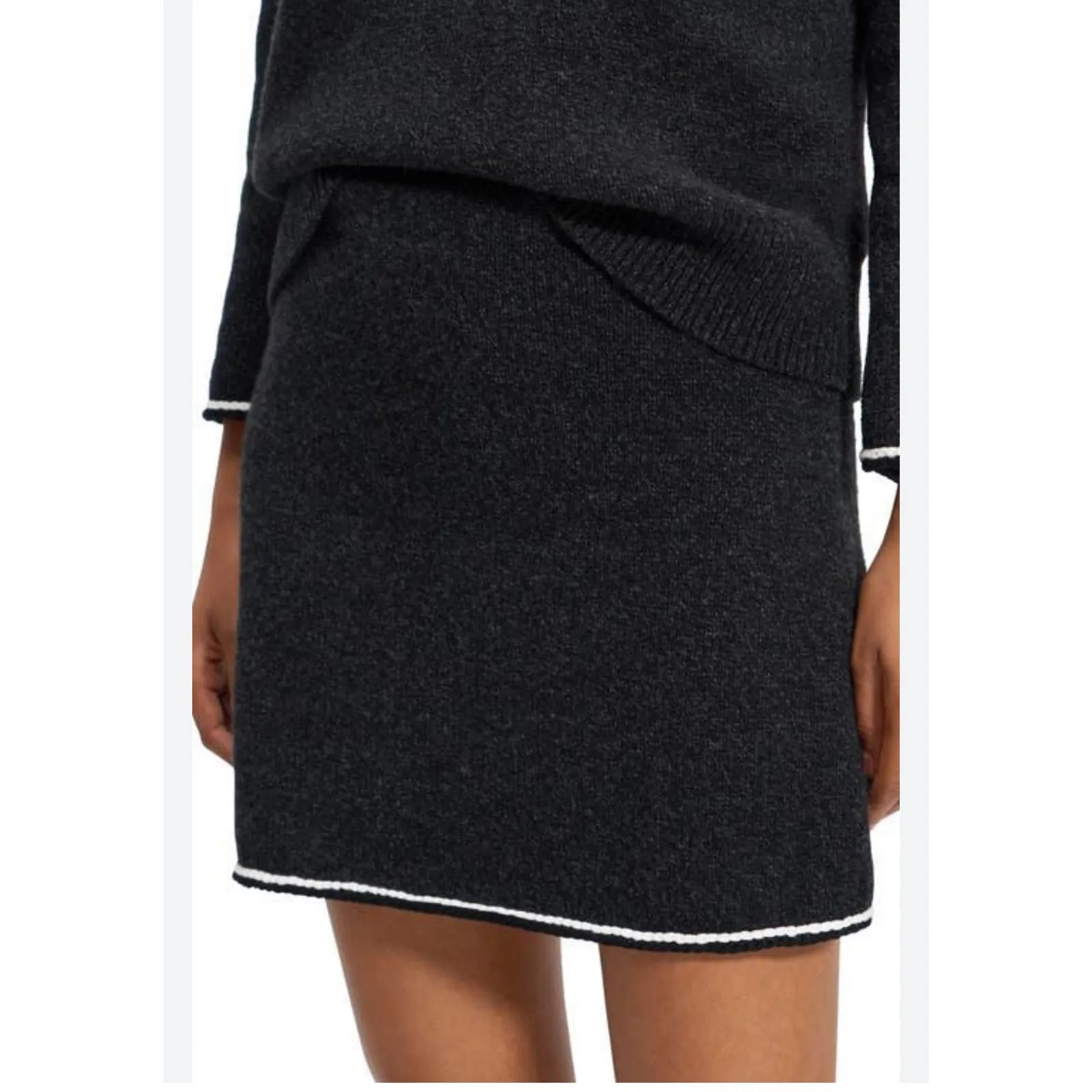 NWT‎ Theory TWEED MINI J Cashmere Felted Tweed Skirt Sz Medium Black
Multi $395 - Image 2
