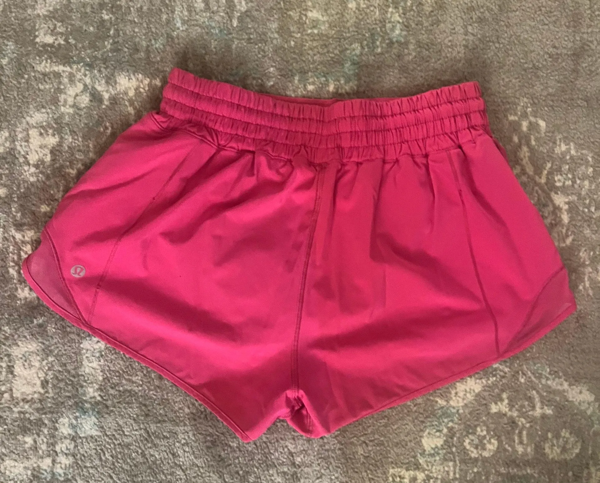 Lululemon Shorts Hotty Hots 2.5 - Image 3