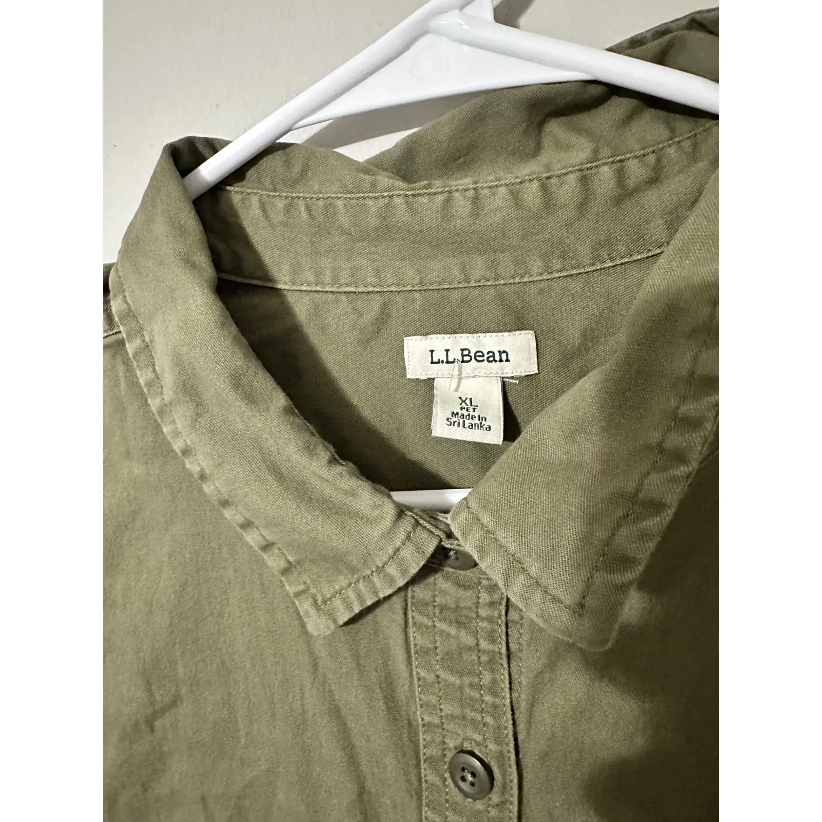 LLBean Olive Green Button Up Utility Shirt Women XL Petite Roll Tab Sleeve - Image 4