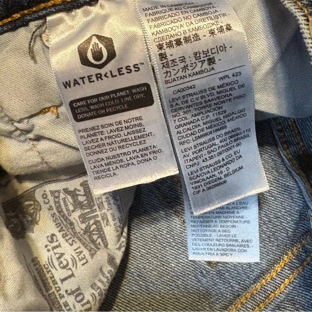 Levi‎ 501 jean shorts 24 - Image 5