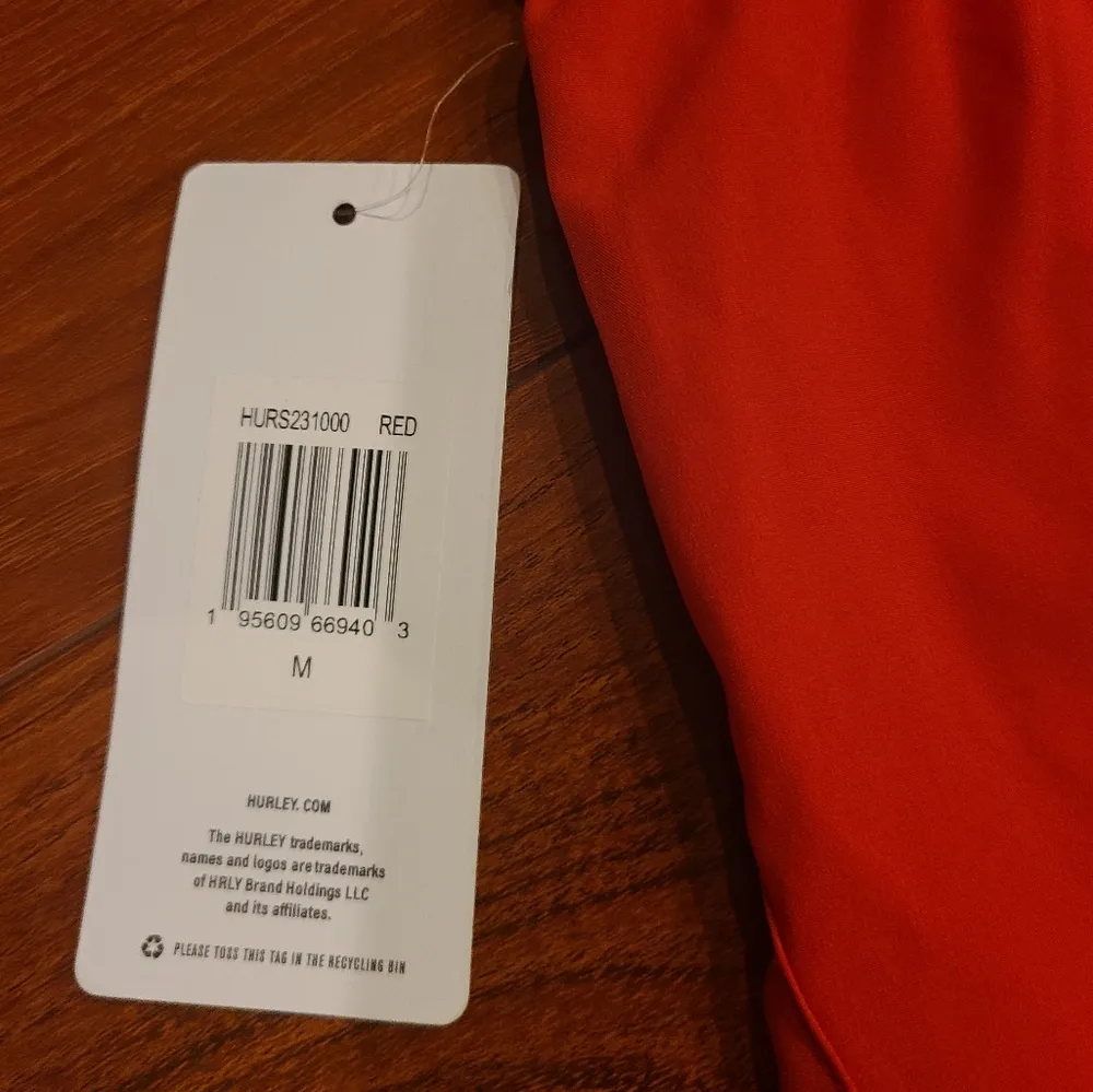 Hurley Orange Boardshorts Size Medium - Image 5