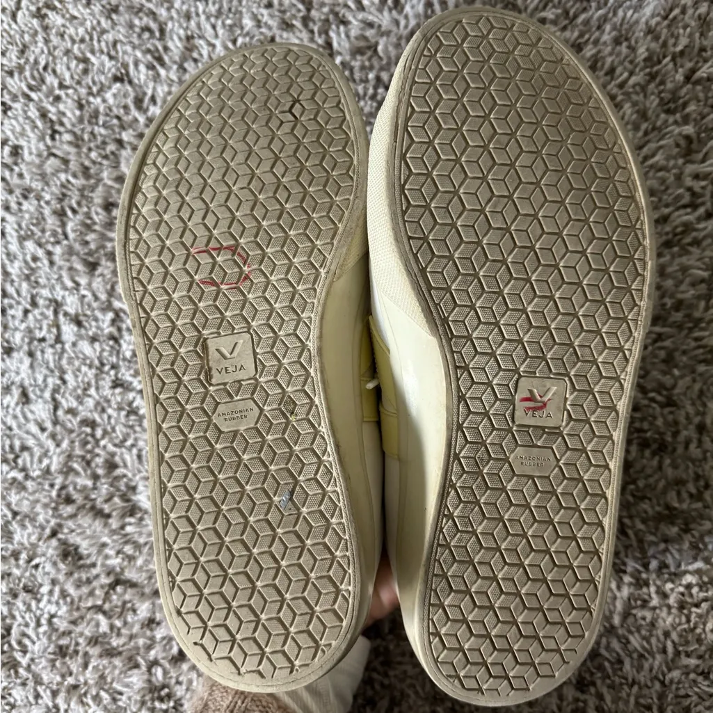 Veja 9 Womens Campo Chromefree Sneakers in White and Sun Peach Orange - Image 10