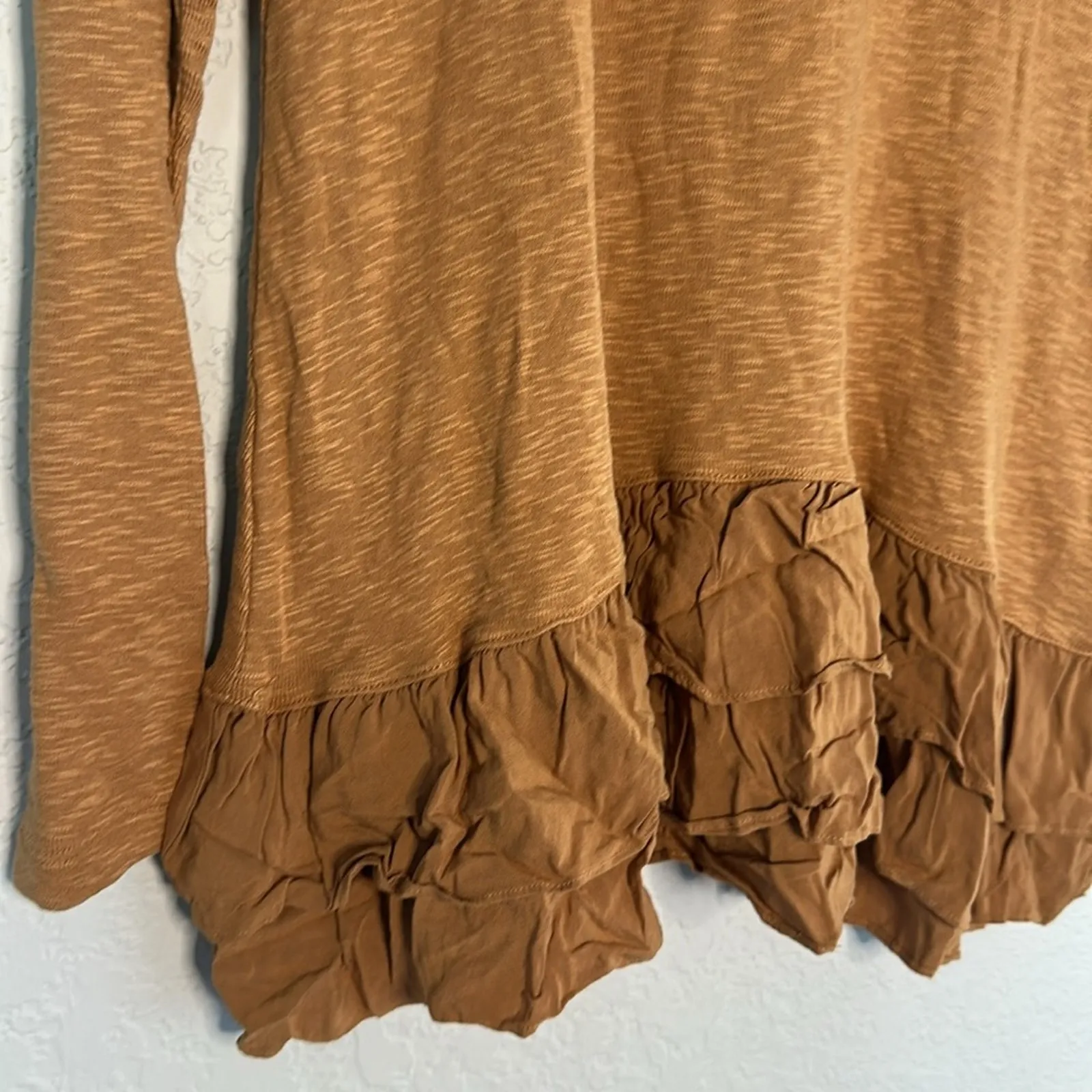 NEW LOGO Lori Goldstein Long Sleeve Tee Ruffle Trim Gold Cottage Cowgirl Fall - Image 3