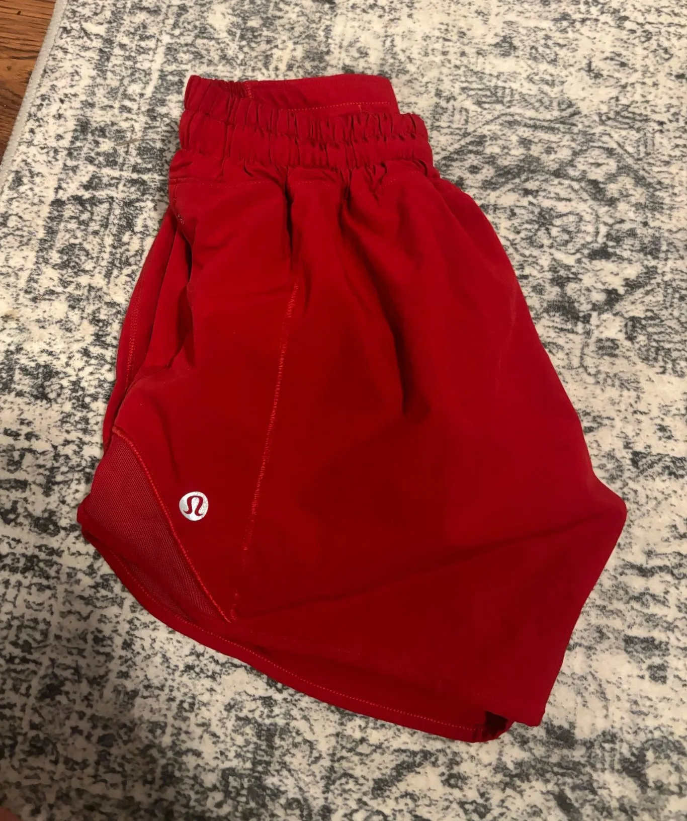 Lululemon Shorts 2.5" - Image 2