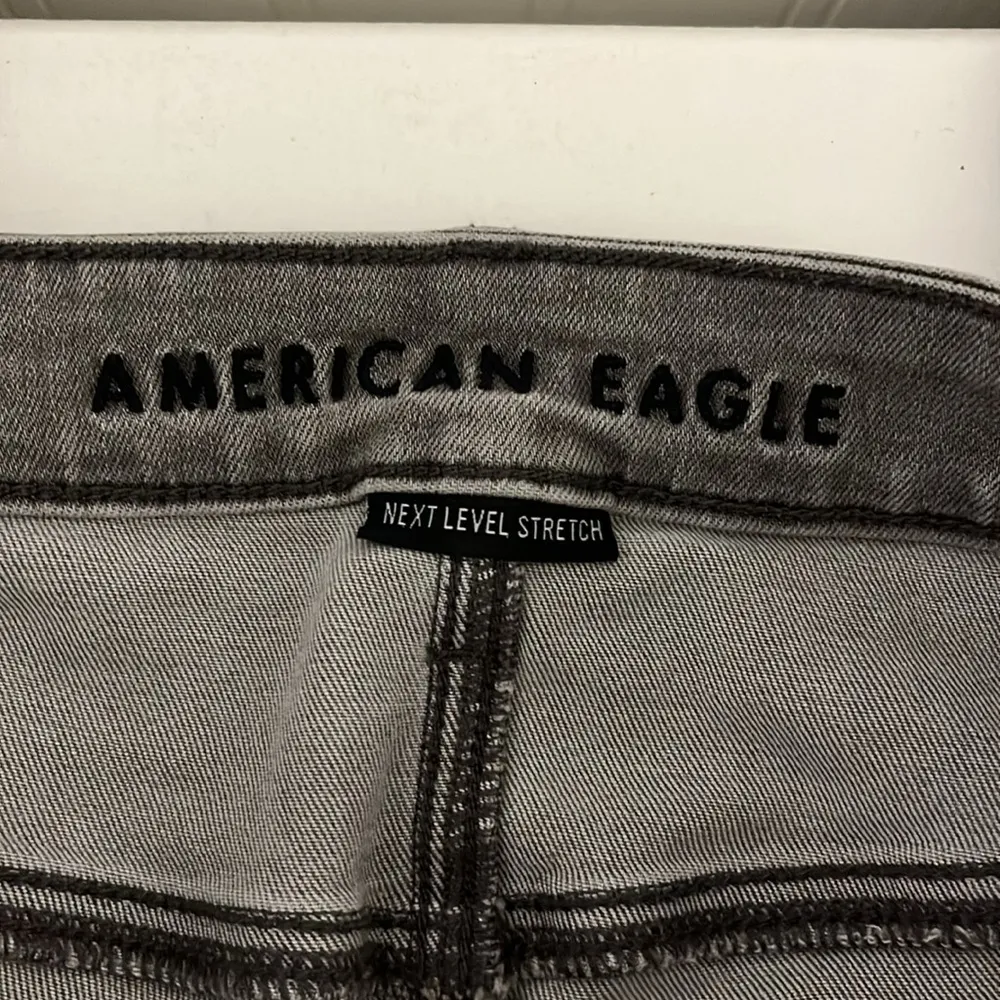 American Eagle hi-rise Jegging Grey distressed jeans. - Image 9